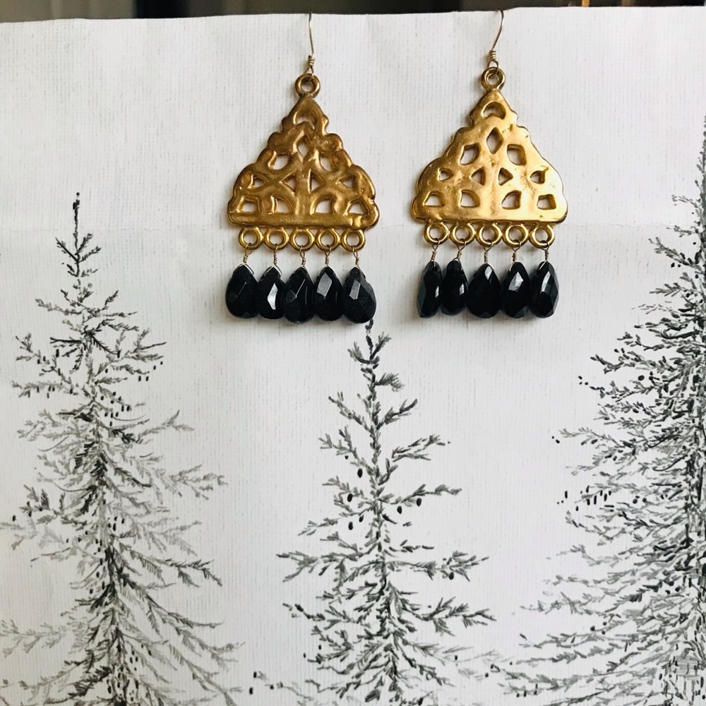 Anthropologie black onyx chandelier drop earrings 🖤 - Picture 2 of 4